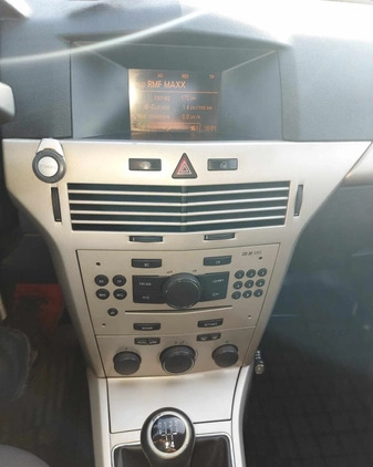Opel Astra cena 14200 przebieg: 165970, rok produkcji 2008 z Kraków małe 106